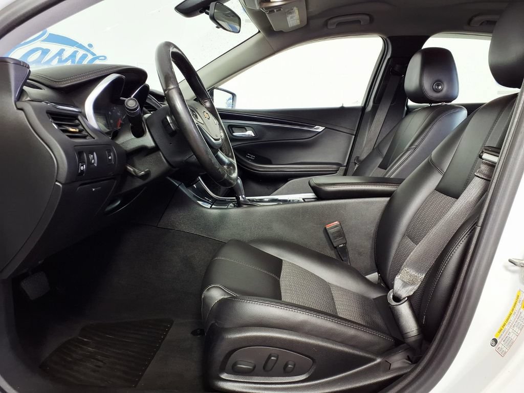 Used 2018 Chevrolet Impala LT FWD image 9