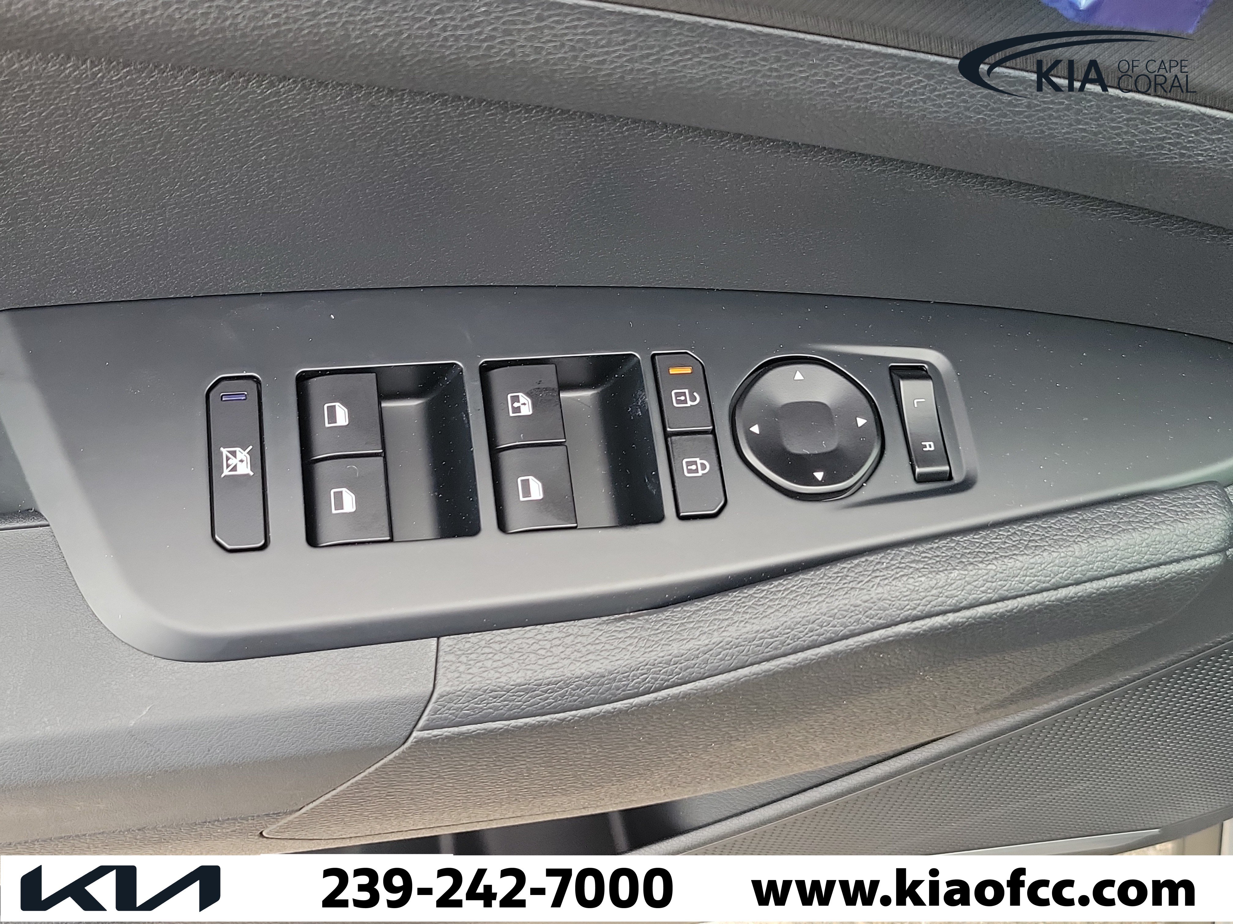 New 2027 Kia Sportage S FWD image 24