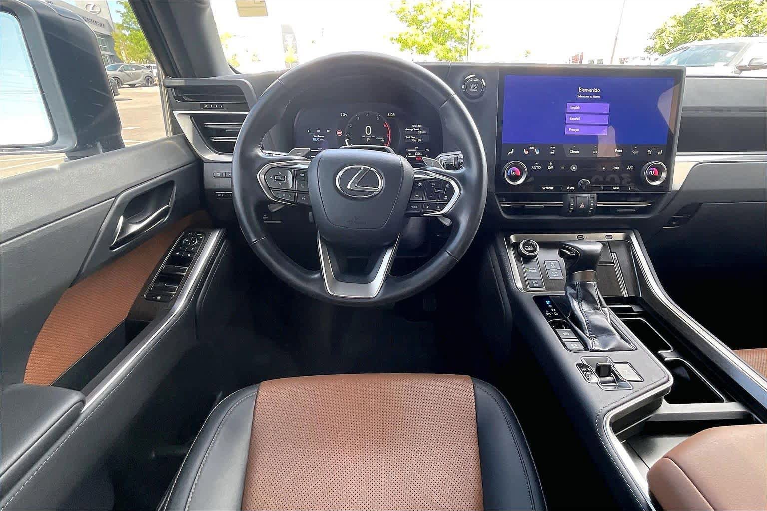 Certified 2024 Lexus GX 550 w/ Accessory Package (31) image 6