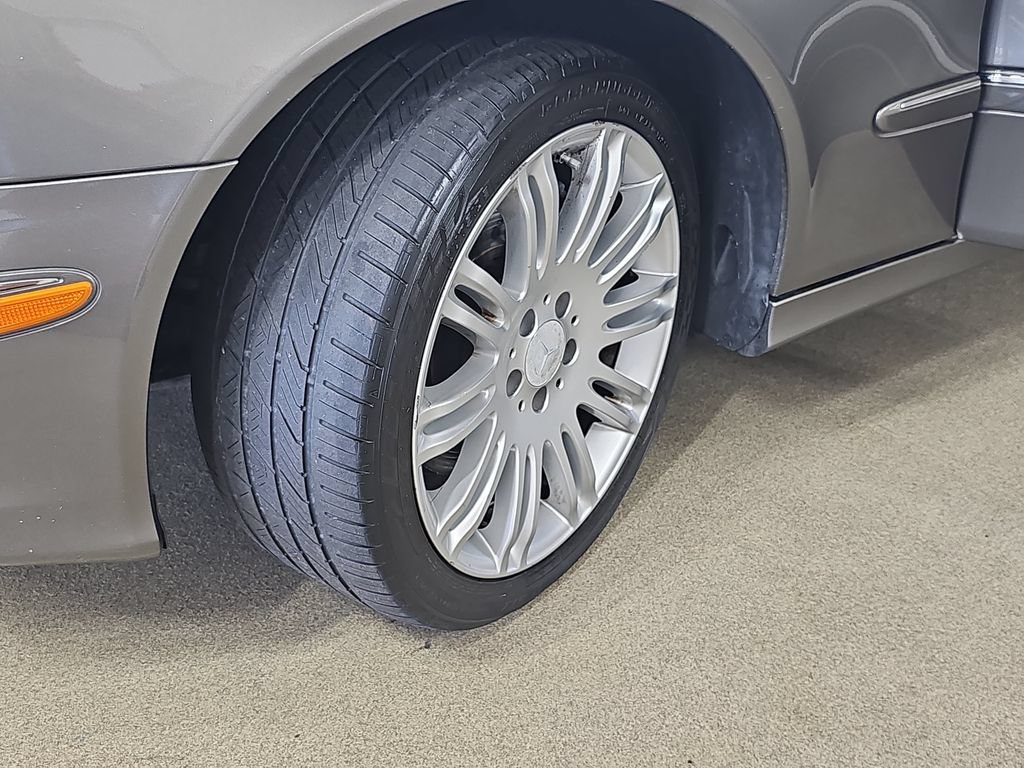 Used 2008 Mercedes-Benz E 350 4MATIC Sedan image 35