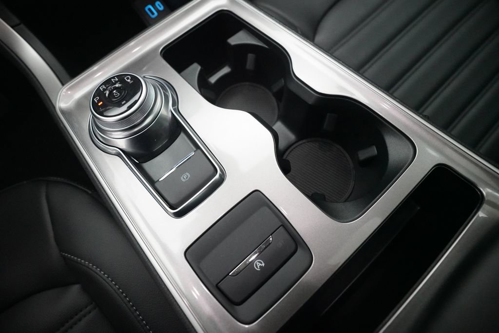 Used 2024 Ford Edge SEL w/ Convenience Package image 17