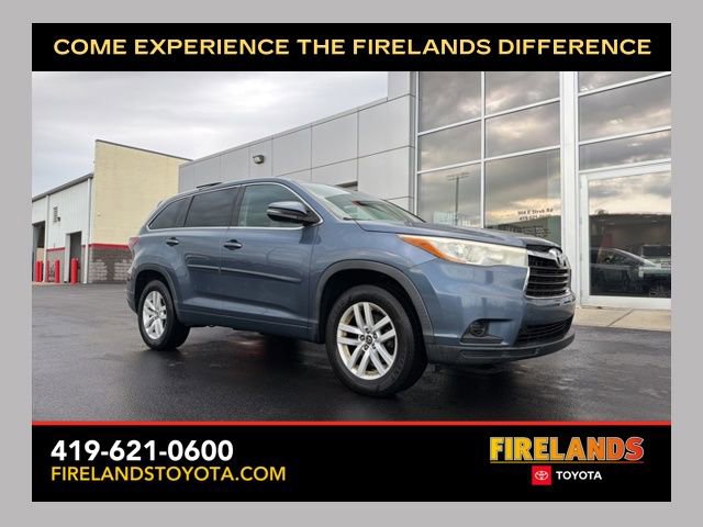 Used 2016 Toyota Highlander LE image 1