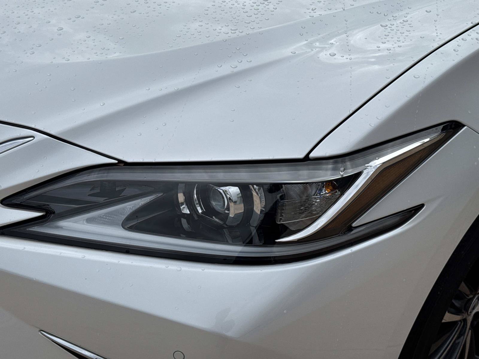 Used 2024 Lexus ES 350 w/ Premium Package FWD image 17