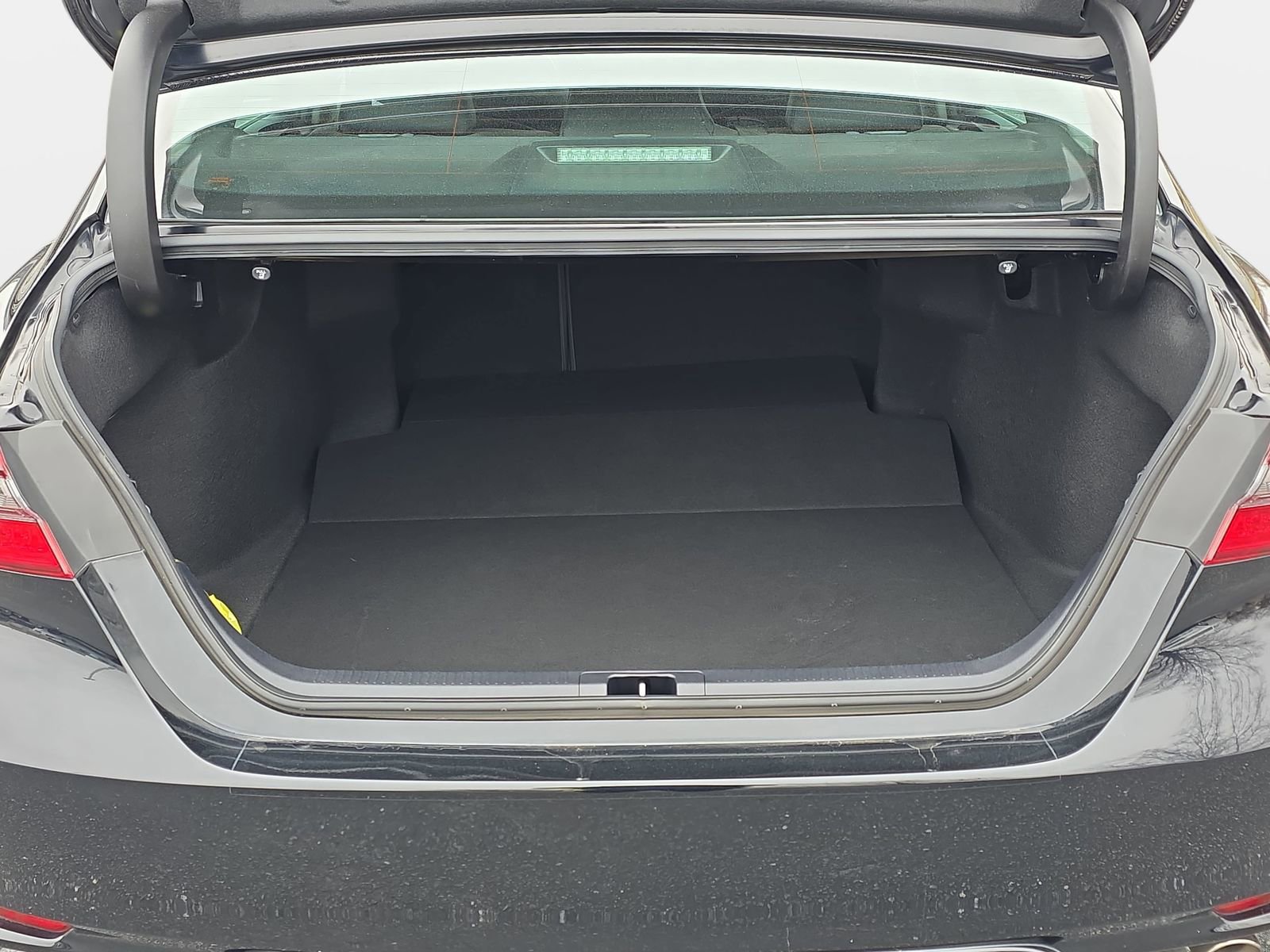 Used 2021 Toyota Camry XSE image 12