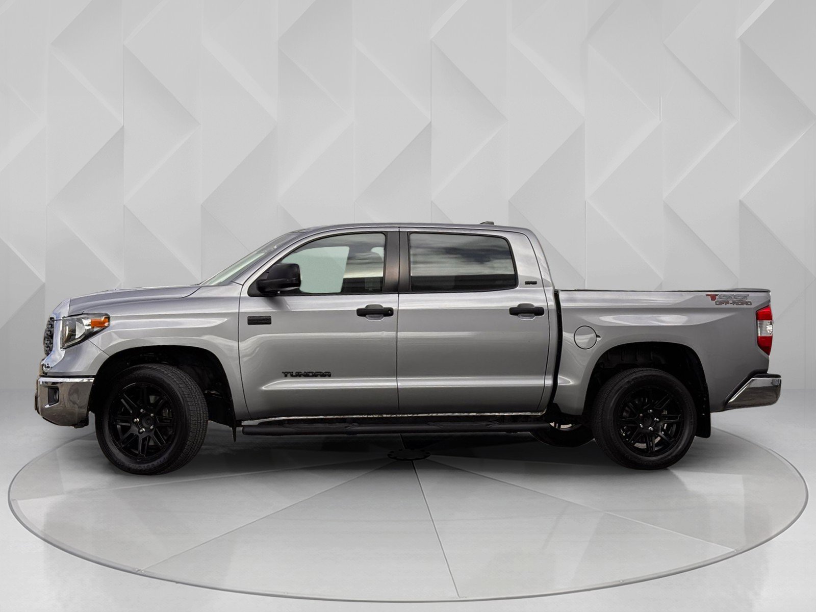 Used 2020 Toyota Tundra SR5 image 2