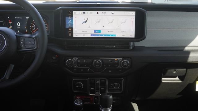 New 2026 Jeep Gladiator Sport AWD/4WD image 15