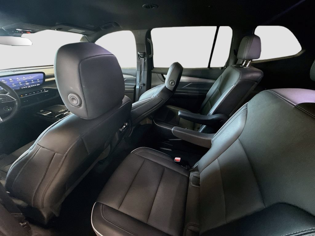 Used 2025 Buick Enclave Preferred FWD image 24