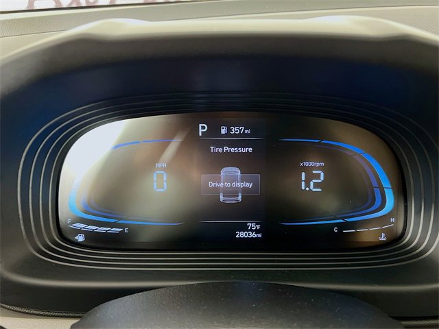 Used 2024 Hyundai Venue SEL image 14