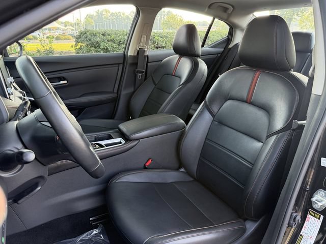 Used 2025 Nissan Sentra SR w/ SR Premium Package FWD image 11