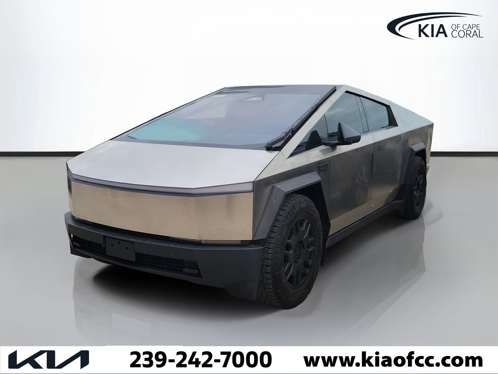 Used 2024 Tesla Cybertruck Cyberbeast AWD/4WD image 3