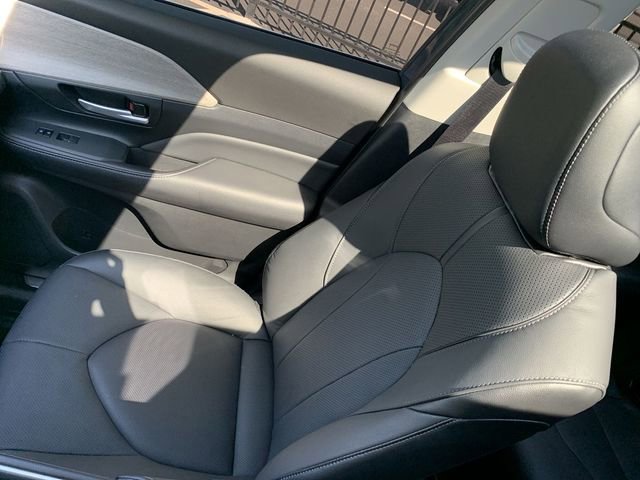 Used 2025 Toyota Grand Highlander AWD image 31