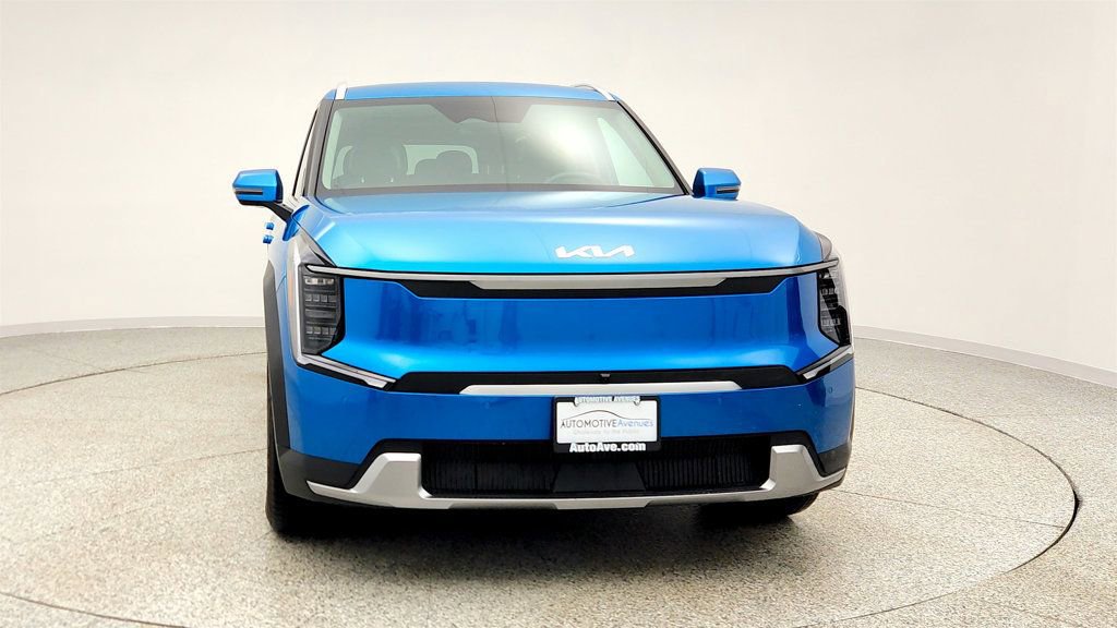 Used 2026 Kia EV9 Wind image 2