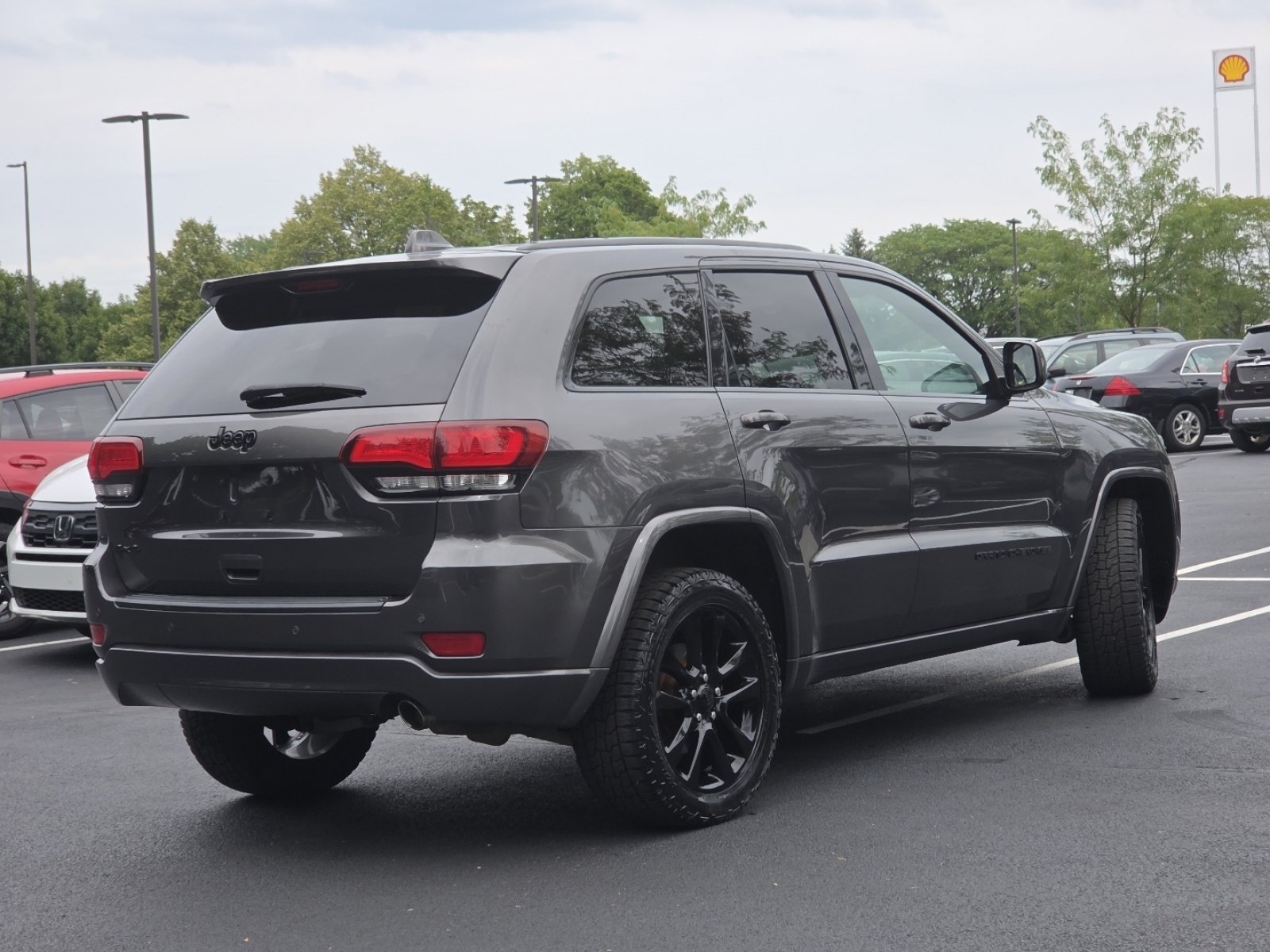 Used 2019 Jeep Grand Cherokee Altitude AWD/4WD image 21