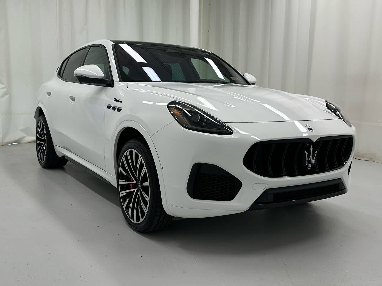 Used 2023 Maserati Grecale Modena AWD/4WD image 2