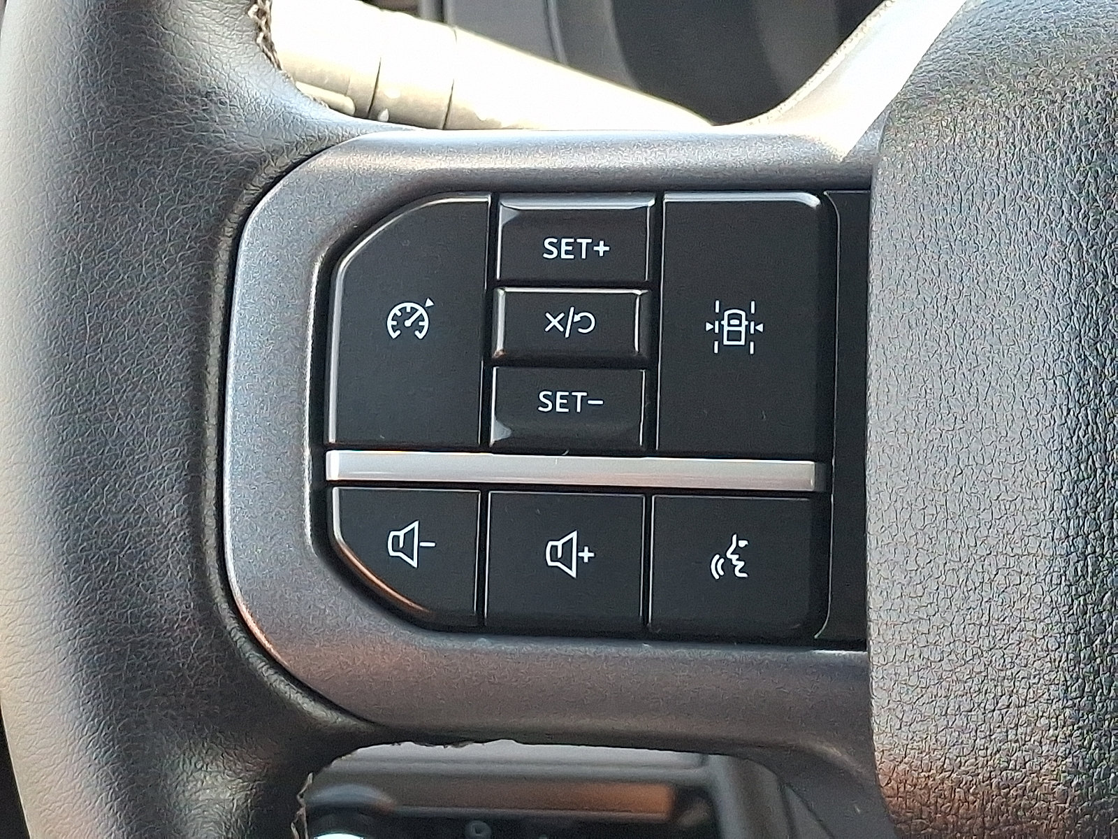 Used 2025 Ford F150 Lightning XLT AWD/4WD image 21