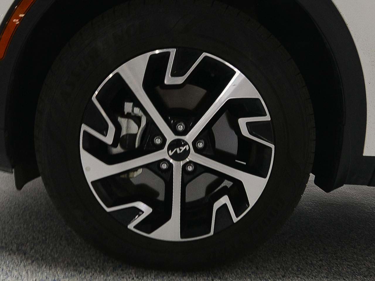 Used 2023 Kia Sportage EX image 5