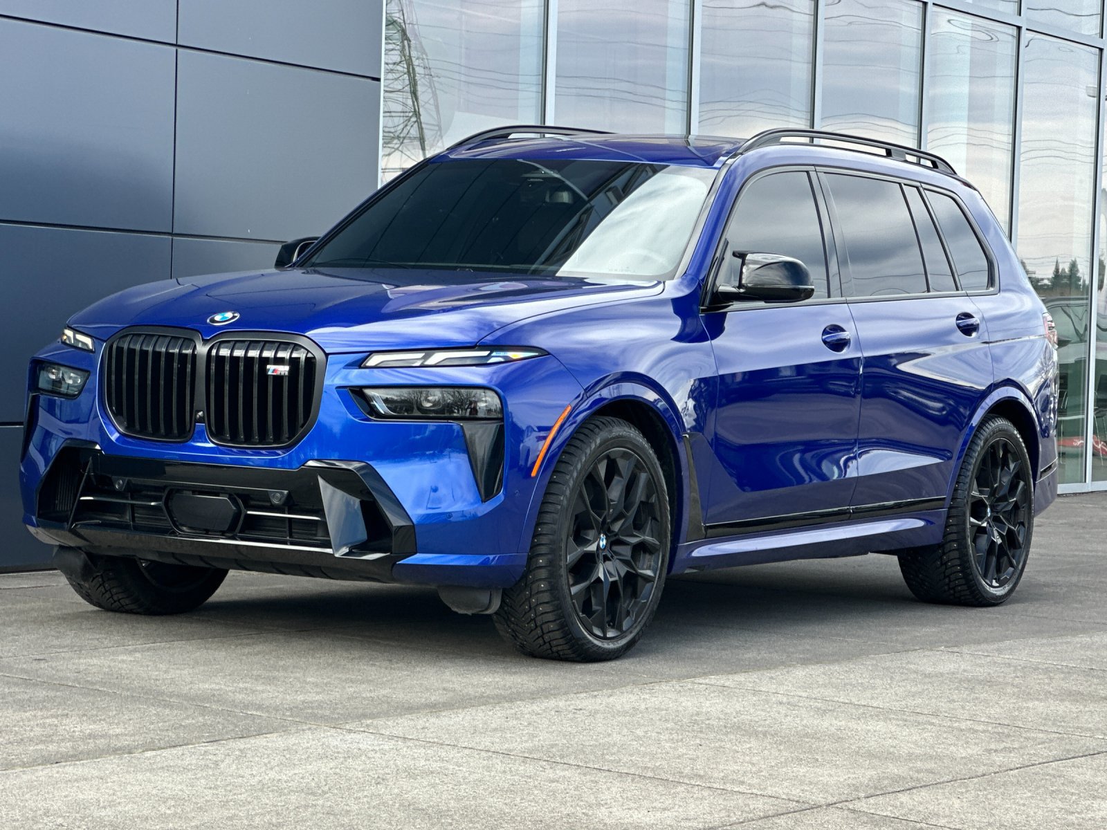 Used 2025 BMW X7 M60i w/ Executive Package AWD/4WD image 8