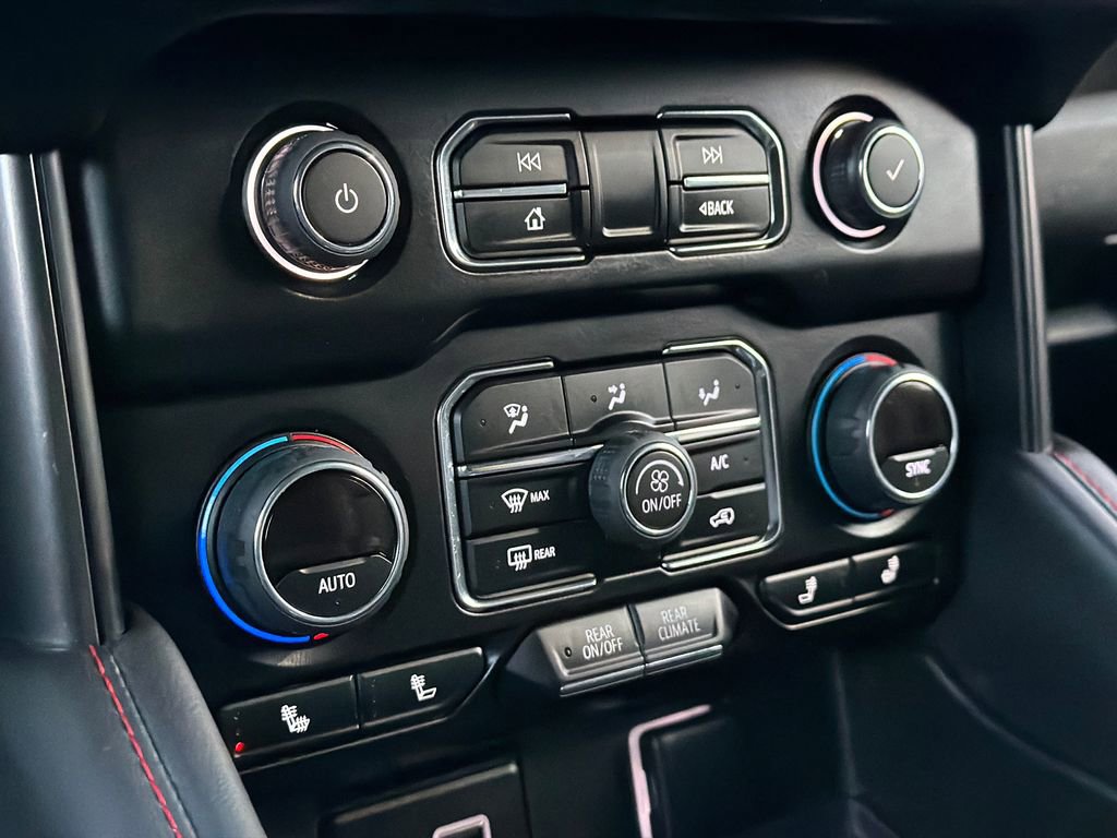 Used 2024 Chevrolet Suburban RST w/ Luxury Package image 30