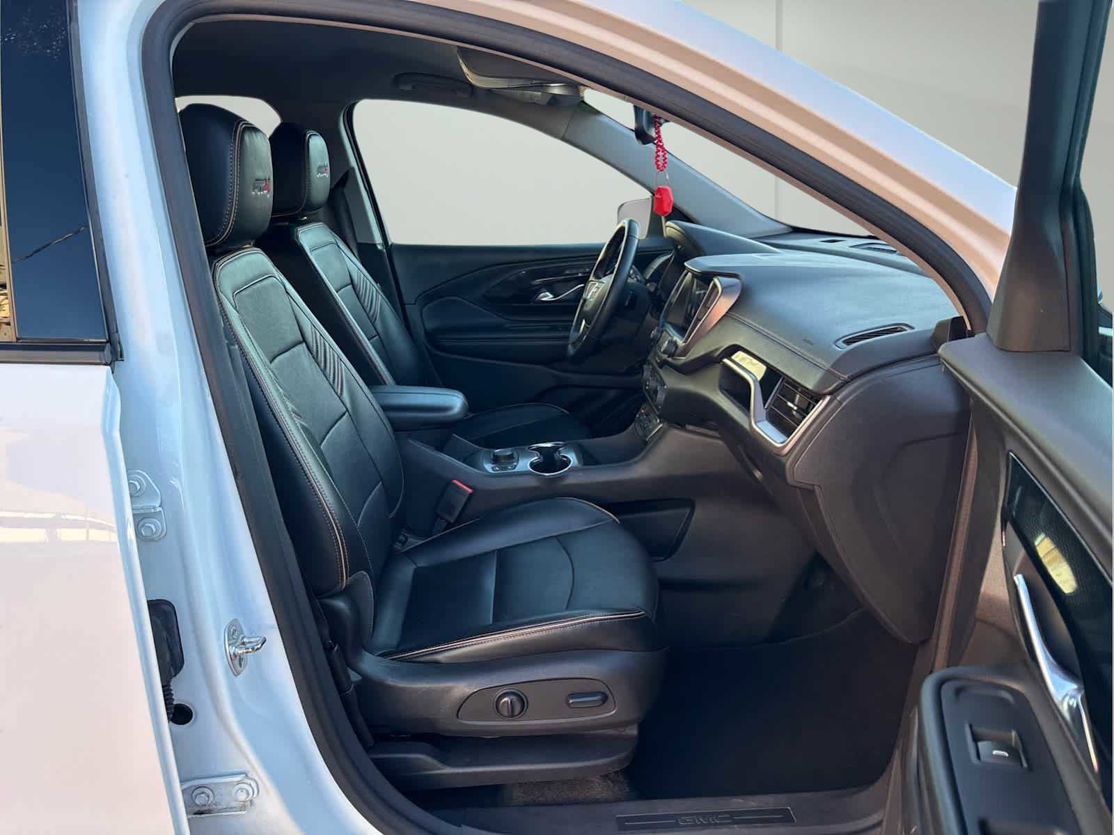 Used 2024 GMC Terrain AT4 image 16