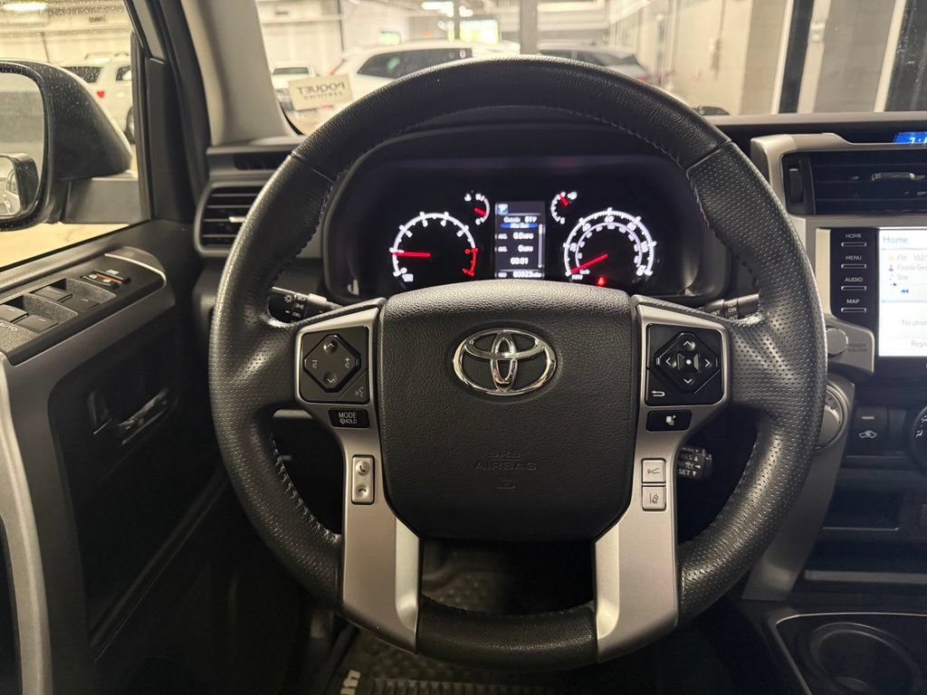 Used 2020 Toyota 4Runner SR5 Premium w/ Moonroof Package AWD/4WD image 11