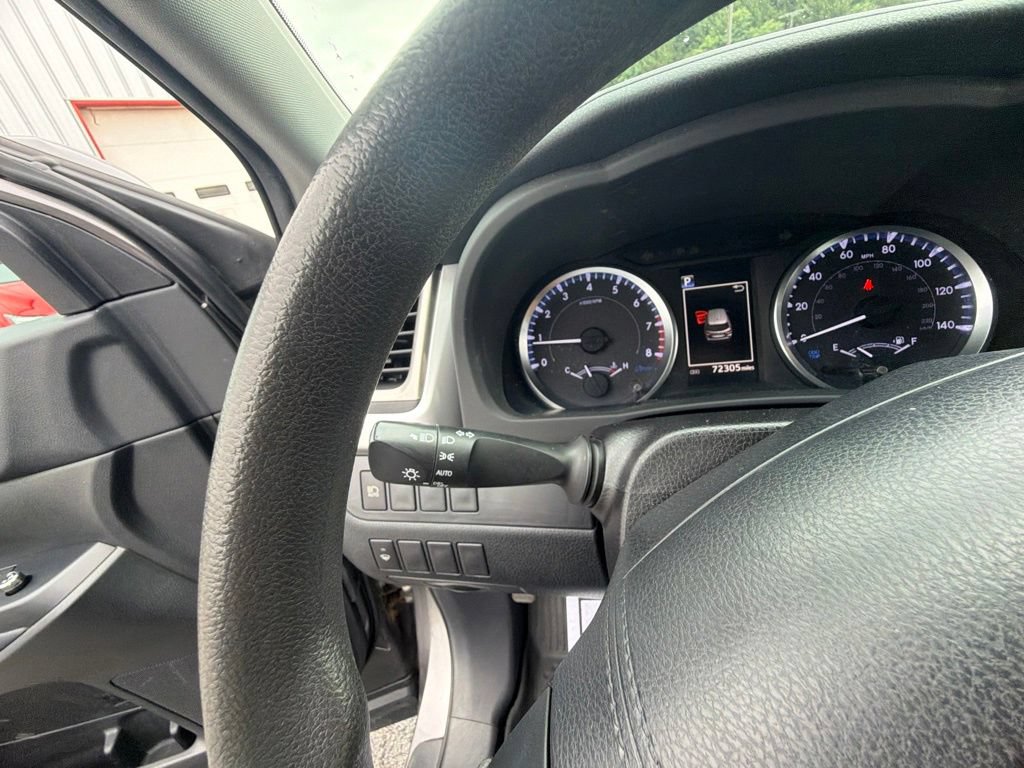 Used 2019 Toyota Highlander LE AWD/4WD image 29