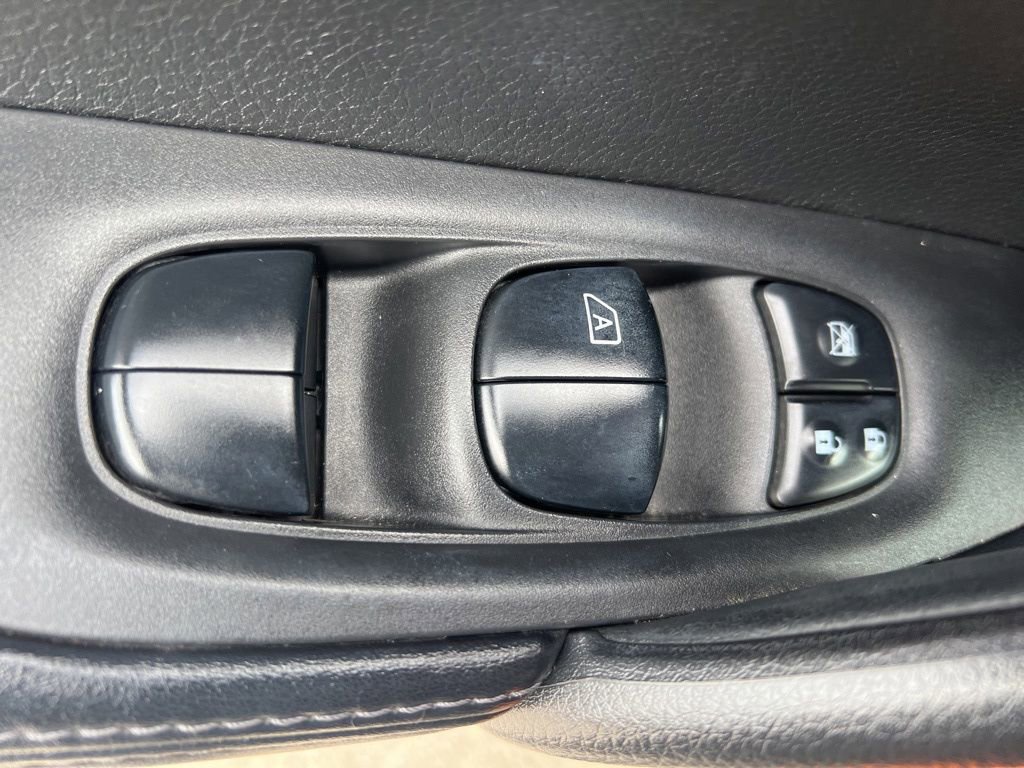 Used 2020 Nissan Rogue Sport SV w/ All-Weather Package image 50