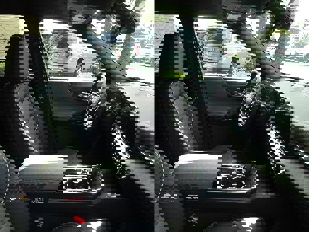 New 2026 Chevrolet Equinox LT w/ Convenience Package II image 16