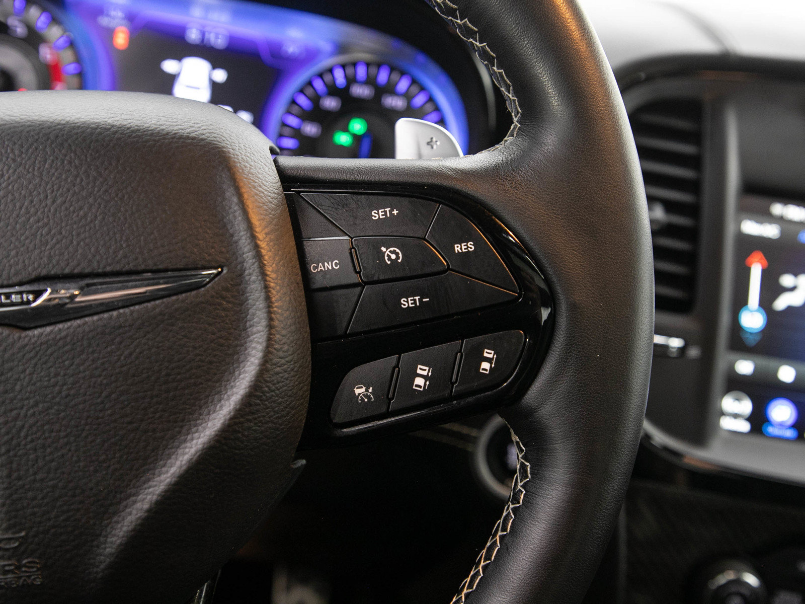 Used 2023 Chrysler 300 C RWD image 27