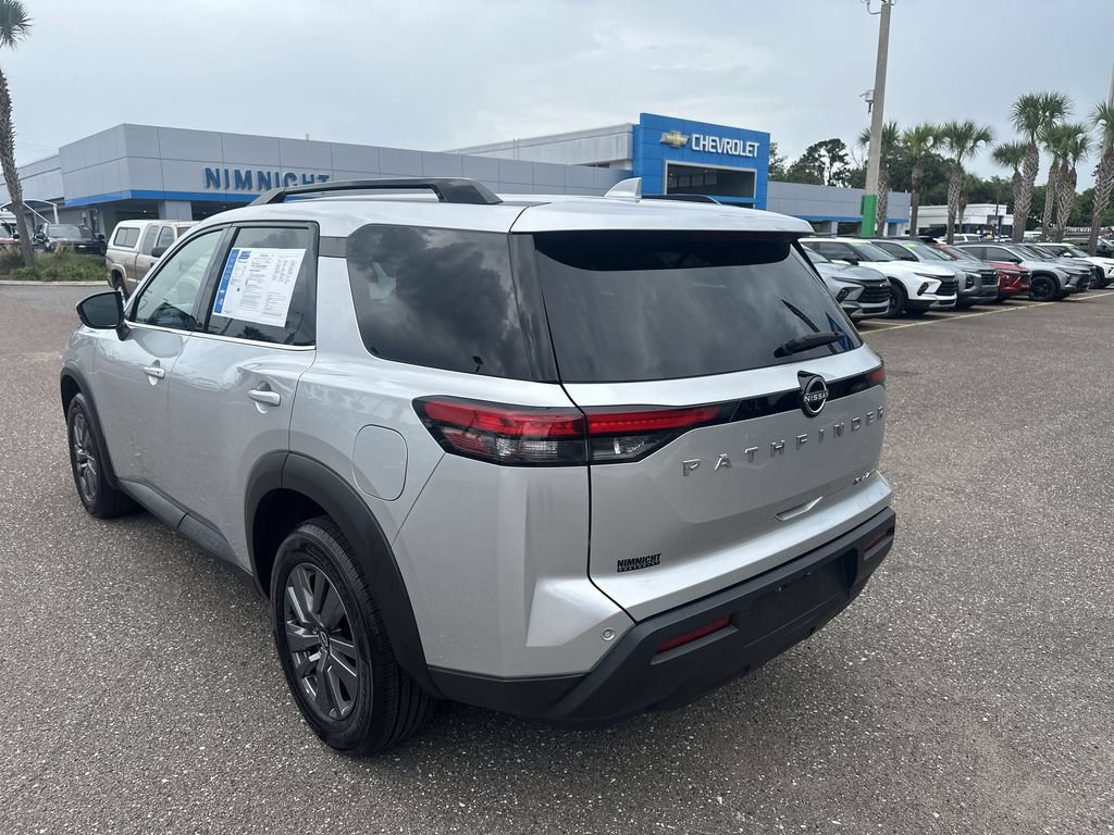 Used 2024 Nissan Pathfinder SV AWD/4WD image 14