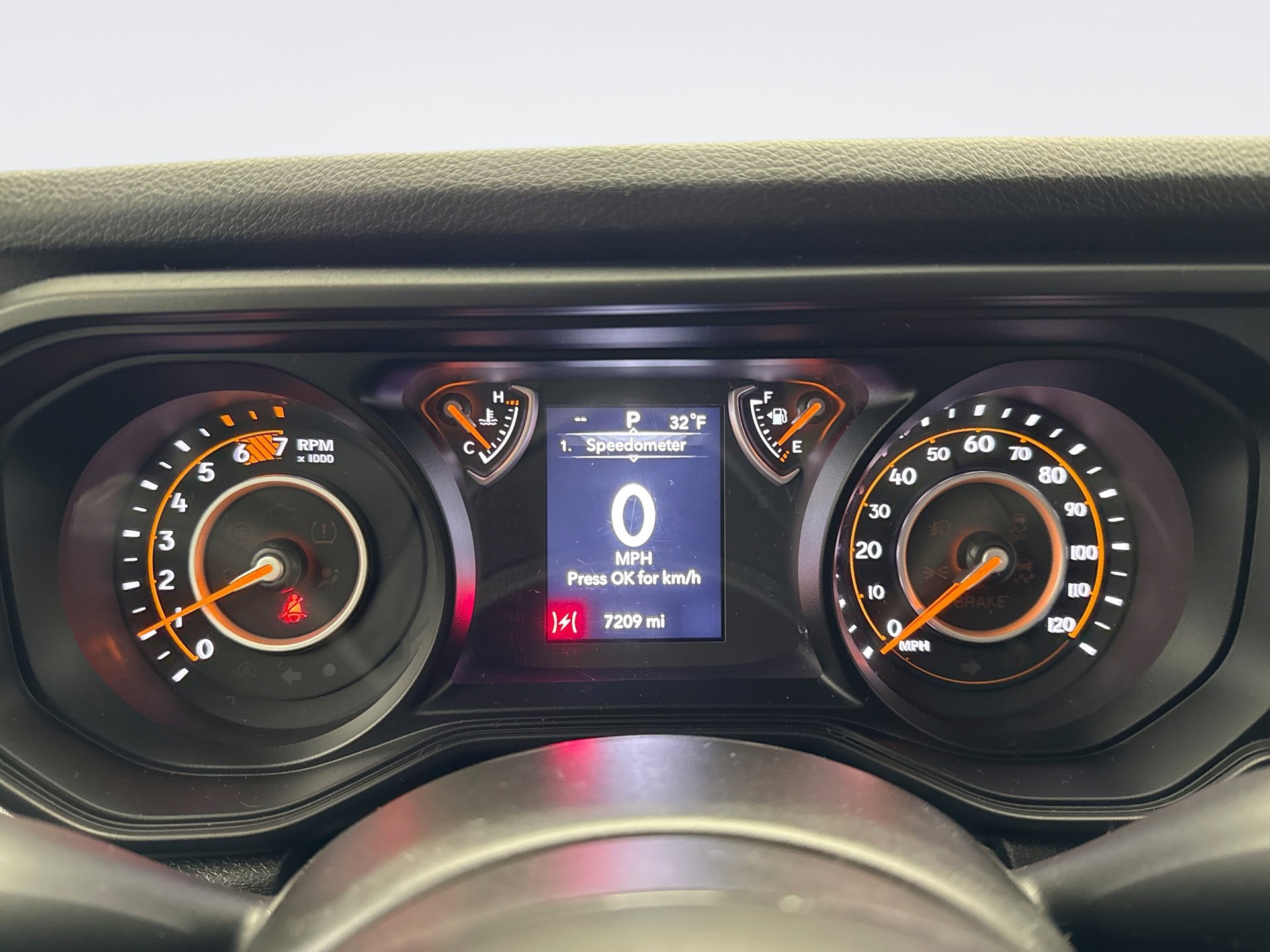 Used 2025 Jeep Wrangler Sport image 13