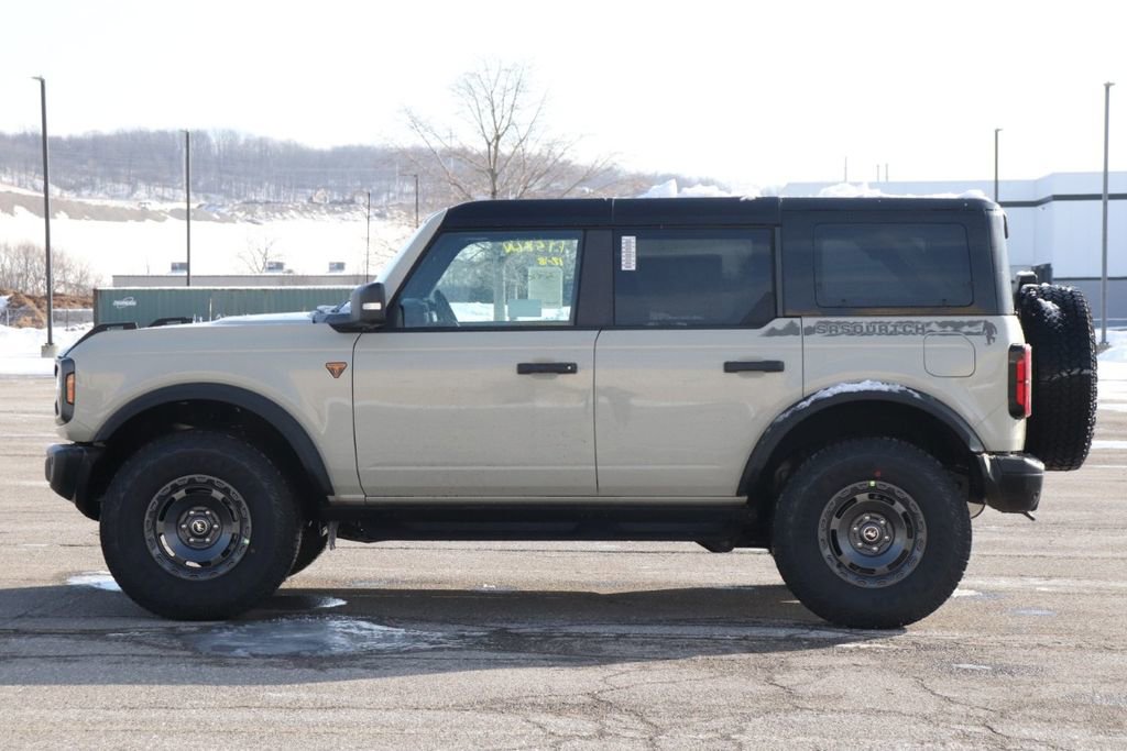 New 2025 Ford Bronco Badlands image 5