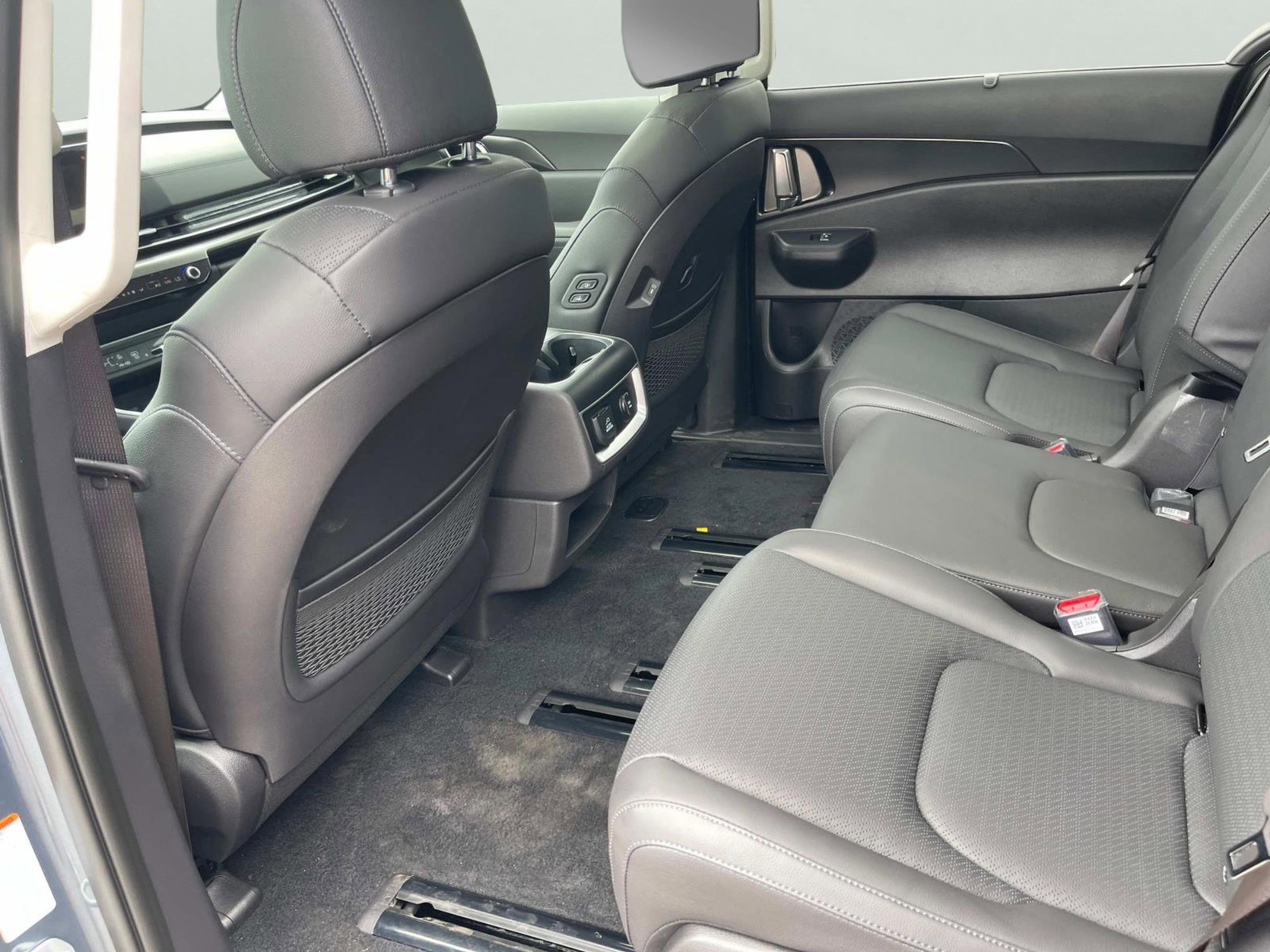 New 2025 Kia Carnival SX Prestige image 21