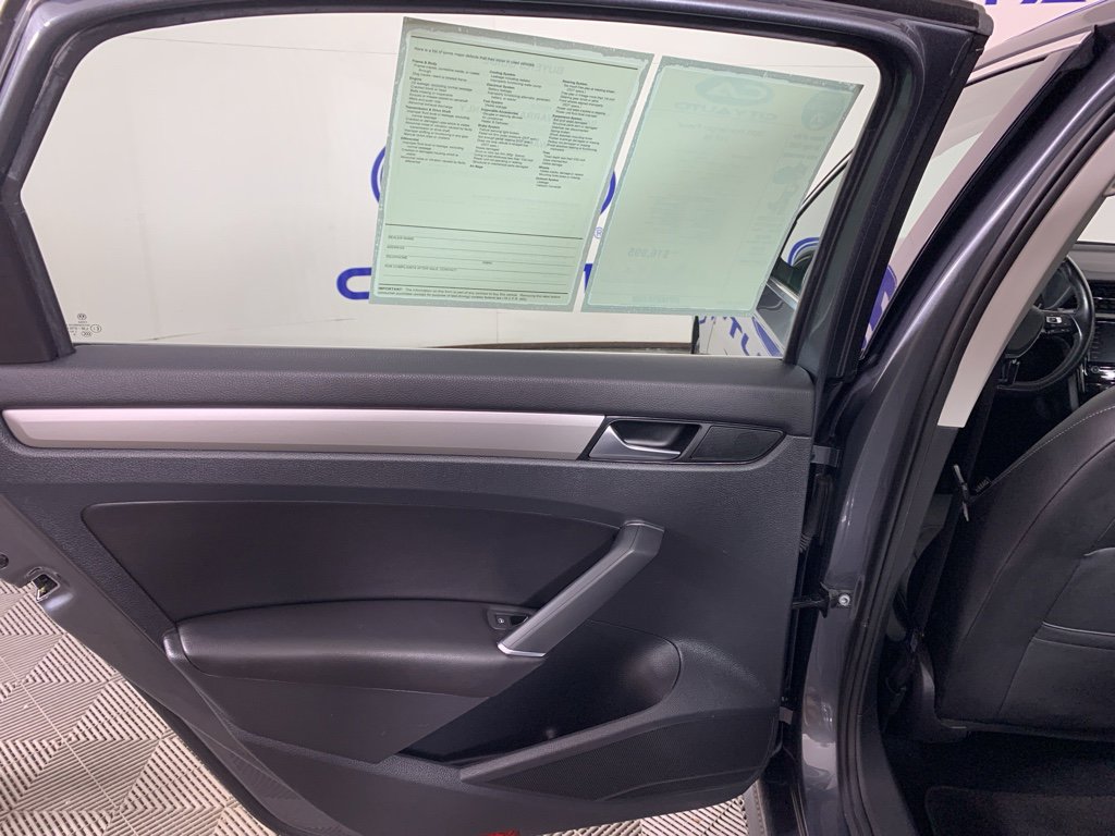 Used 2020 Volkswagen Passat 2.0T SE image 30