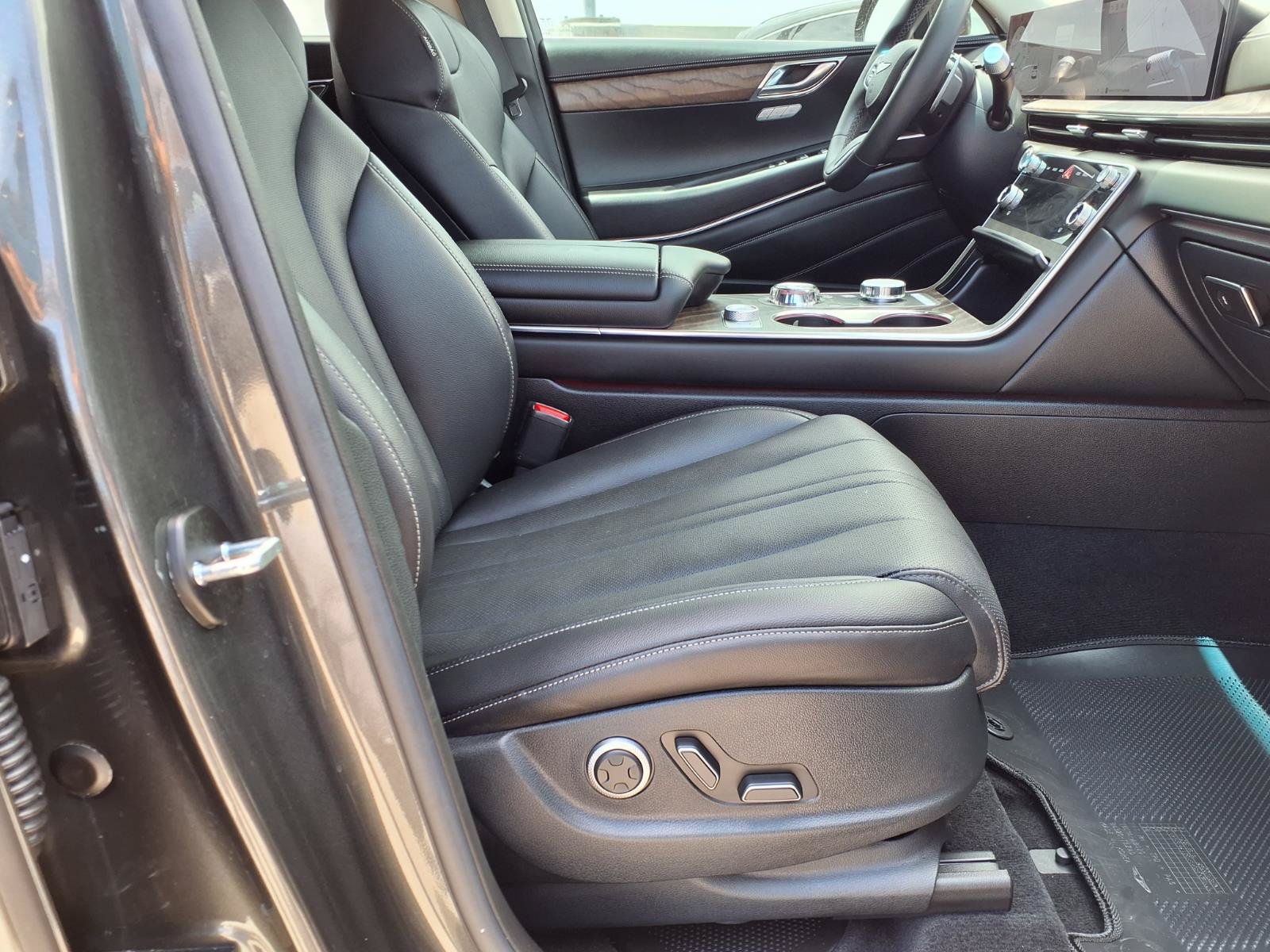 Certified 2026 Genesis GV80 2.5T Select AWD/4WD image 11