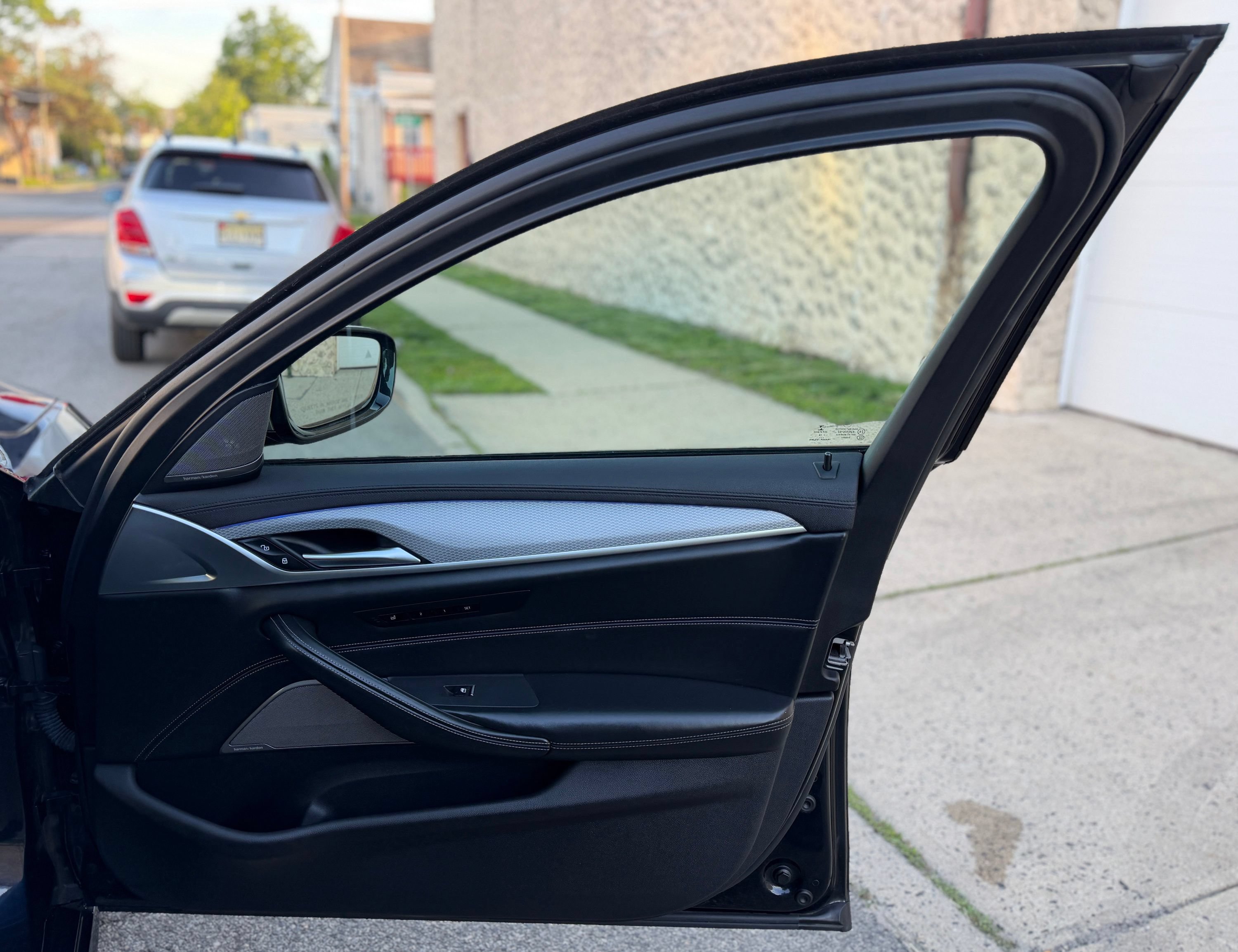 Used 2019 BMW M550i xDrive AWD/4WD image 22