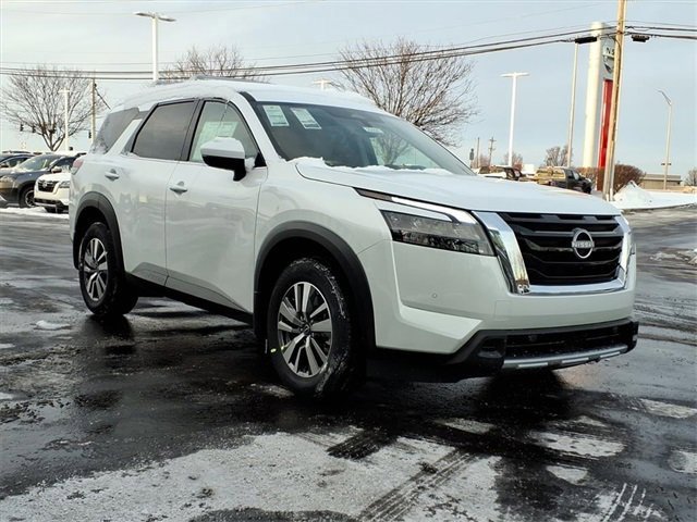 New 2025 Nissan Pathfinder SL image 3