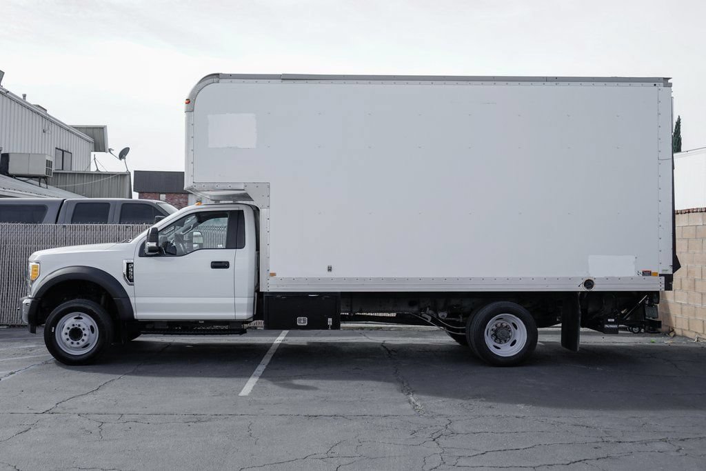 Used 2017 Ford F550 2WD Regular Cab Super Duty image 5