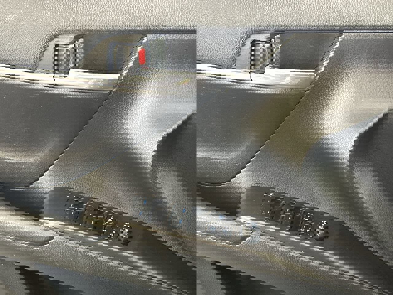 Used 2023 Toyota Camry LE image 19