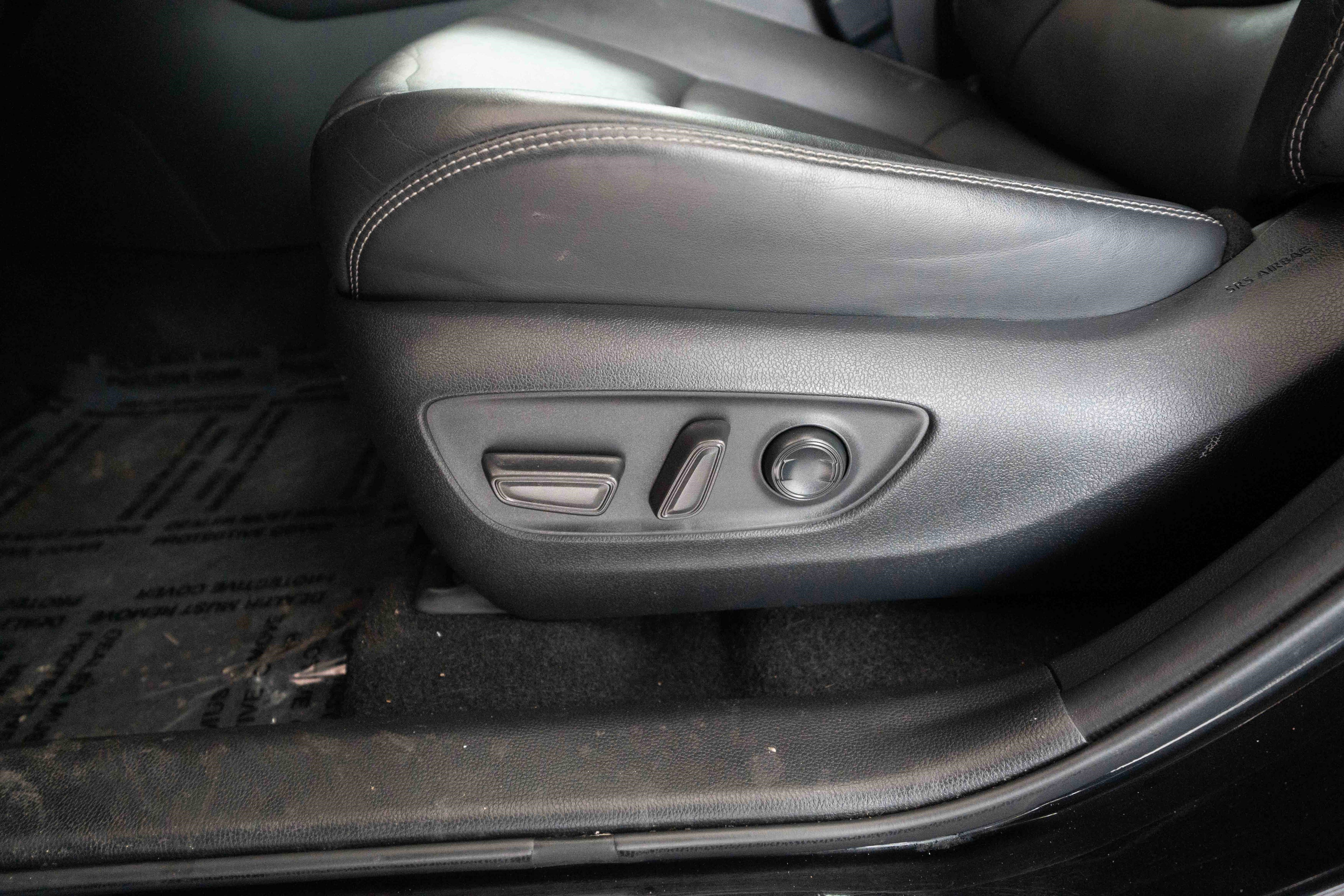 Used 2021 Toyota RAV4 XLE Premium image 12