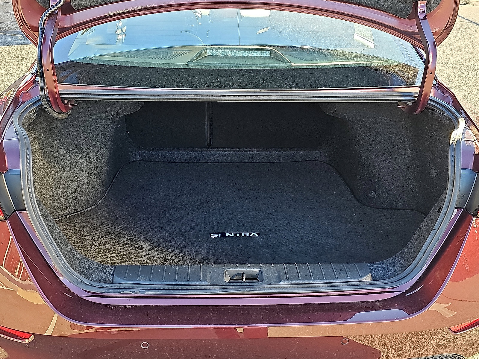 Used 2020 Nissan Sentra SV image 28