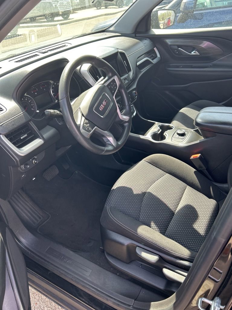Used 2022 GMC Terrain SLE w/ Elevation Edition image 7