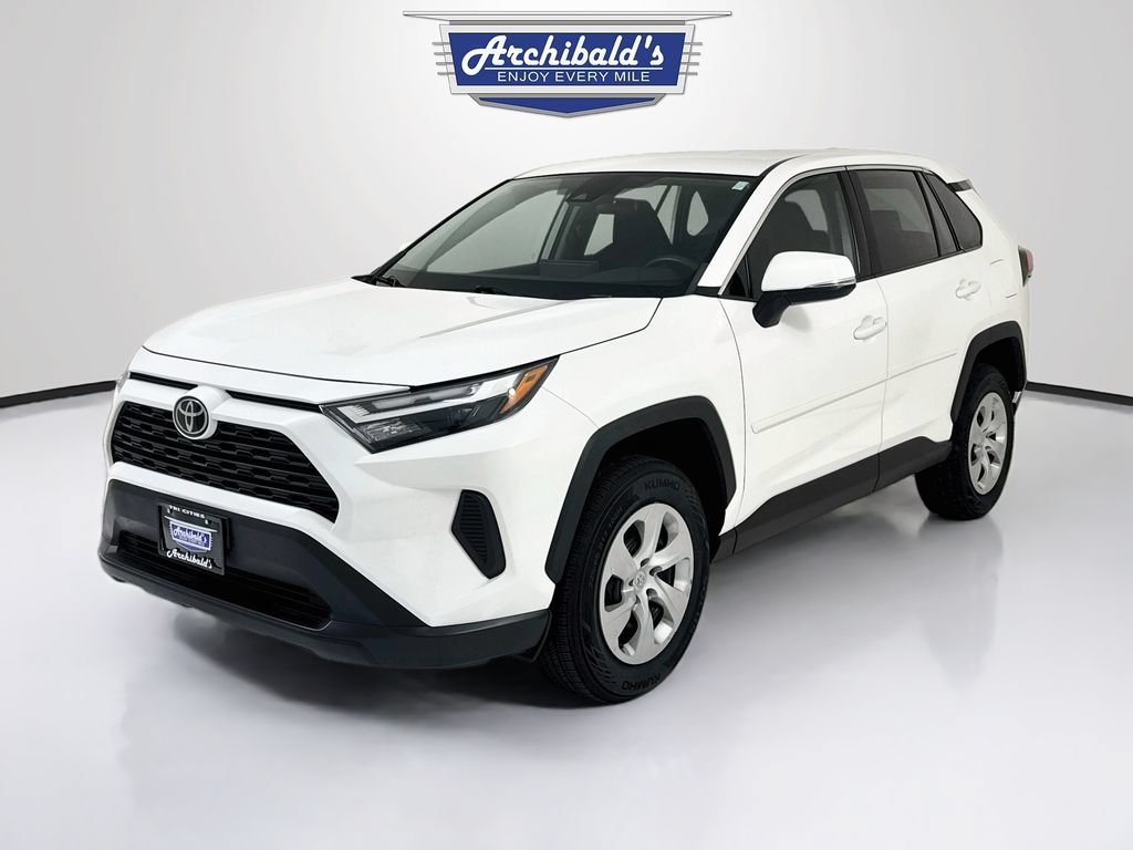 Used 2023 Toyota RAV4 LE AWD/4WD image 3