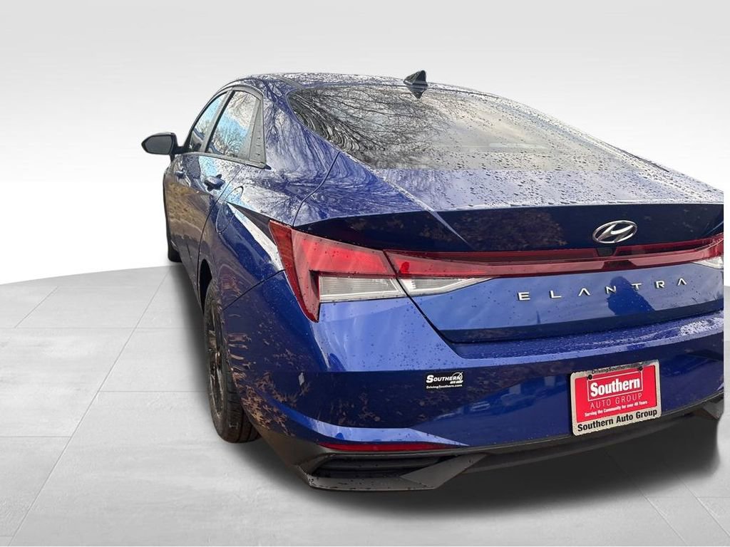 Used 2023 Hyundai Elantra SEL image 12