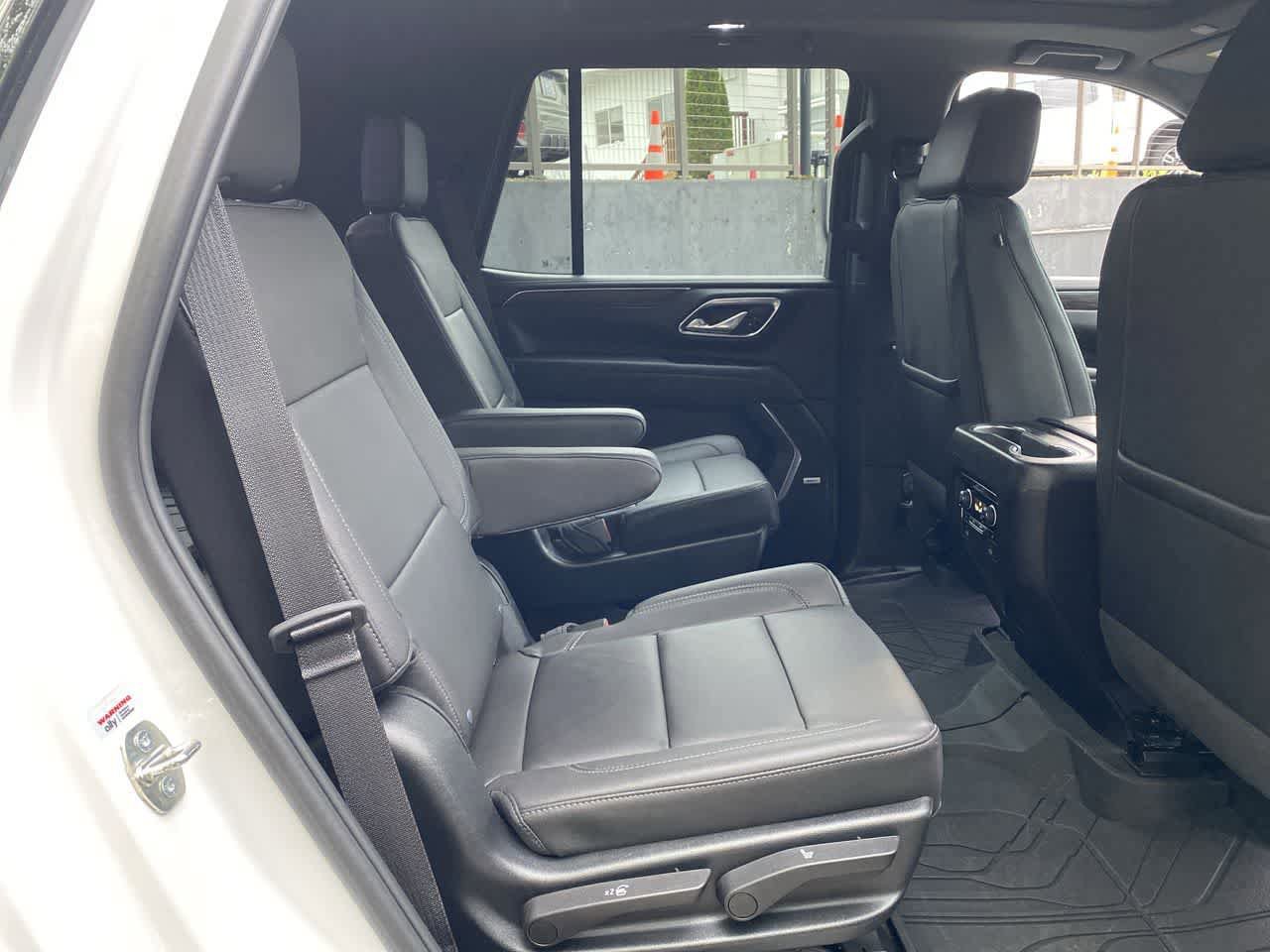 Used 2023 Chevrolet Tahoe LT w/ Luxury Package AWD/4WD image 17