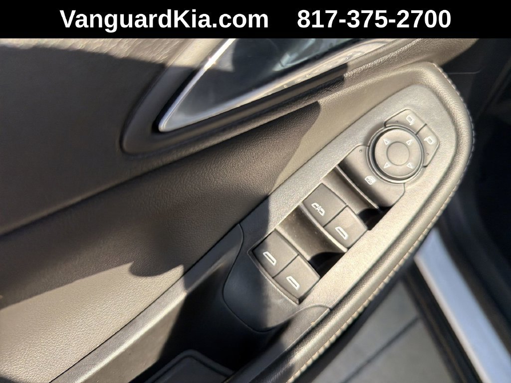 Used 2025 Buick Encore GX Preferred AWD/4WD image 17
