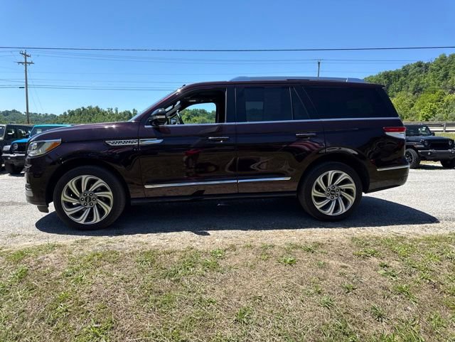Used 2023 Lincoln Navigator Reserve AWD/4WD image 6