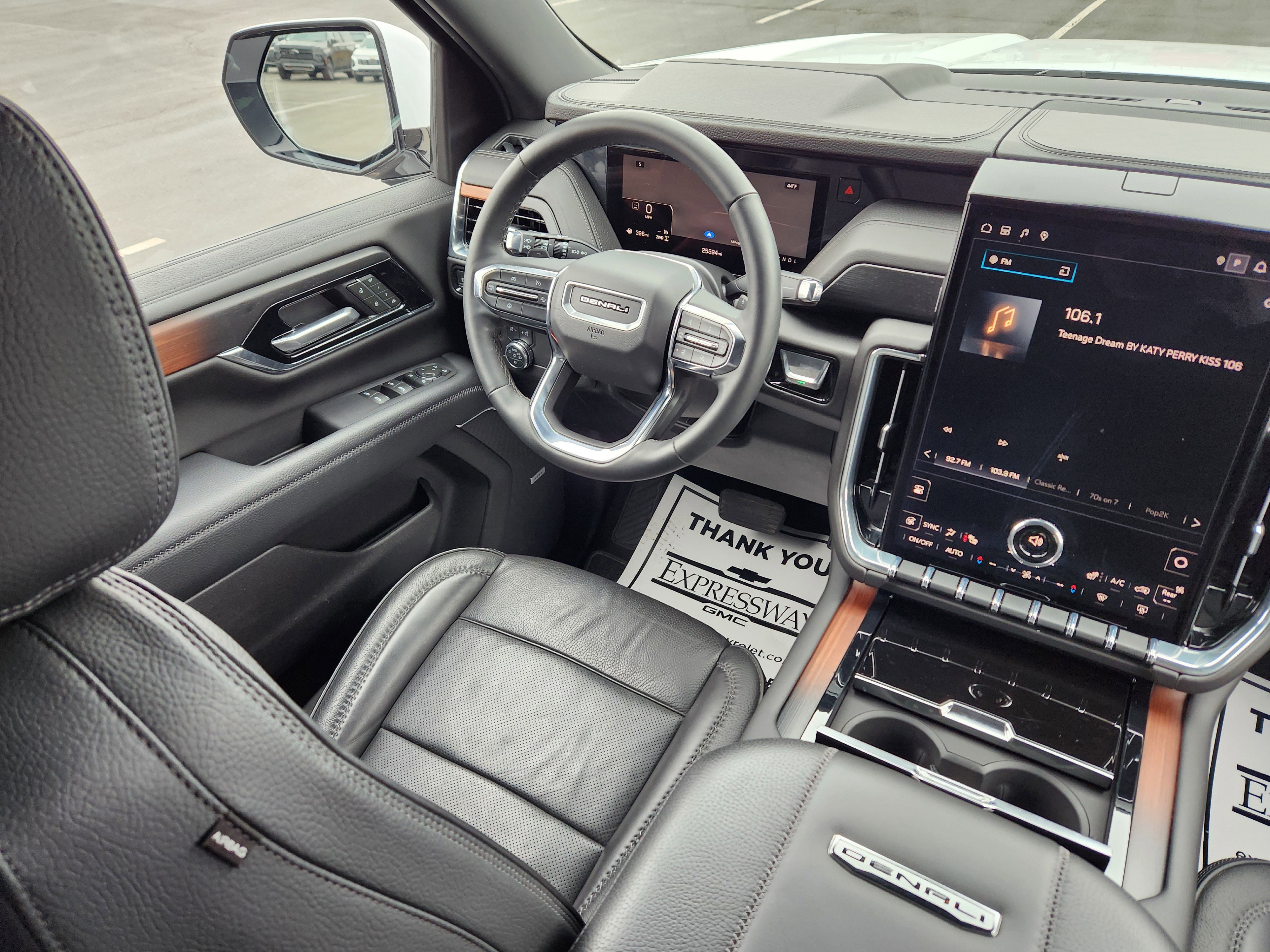 Used 2025 GMC Yukon XL Denali image 15