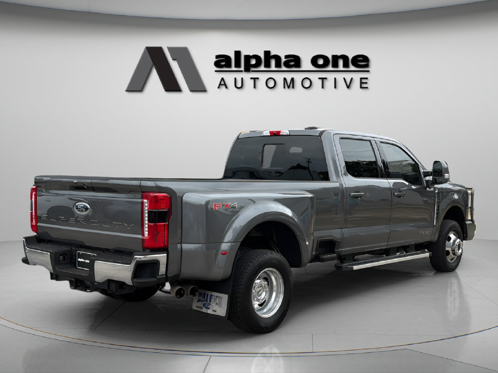 Used 2025 Ford F350 Lariat AWD/4WD image 5