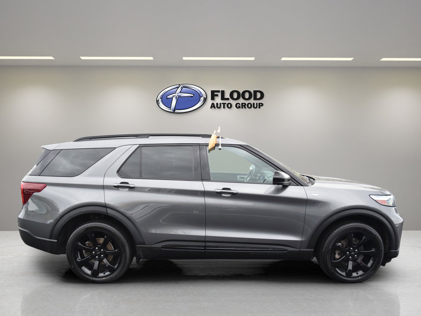 Certified 2023 Ford Explorer ST-Line image 3
