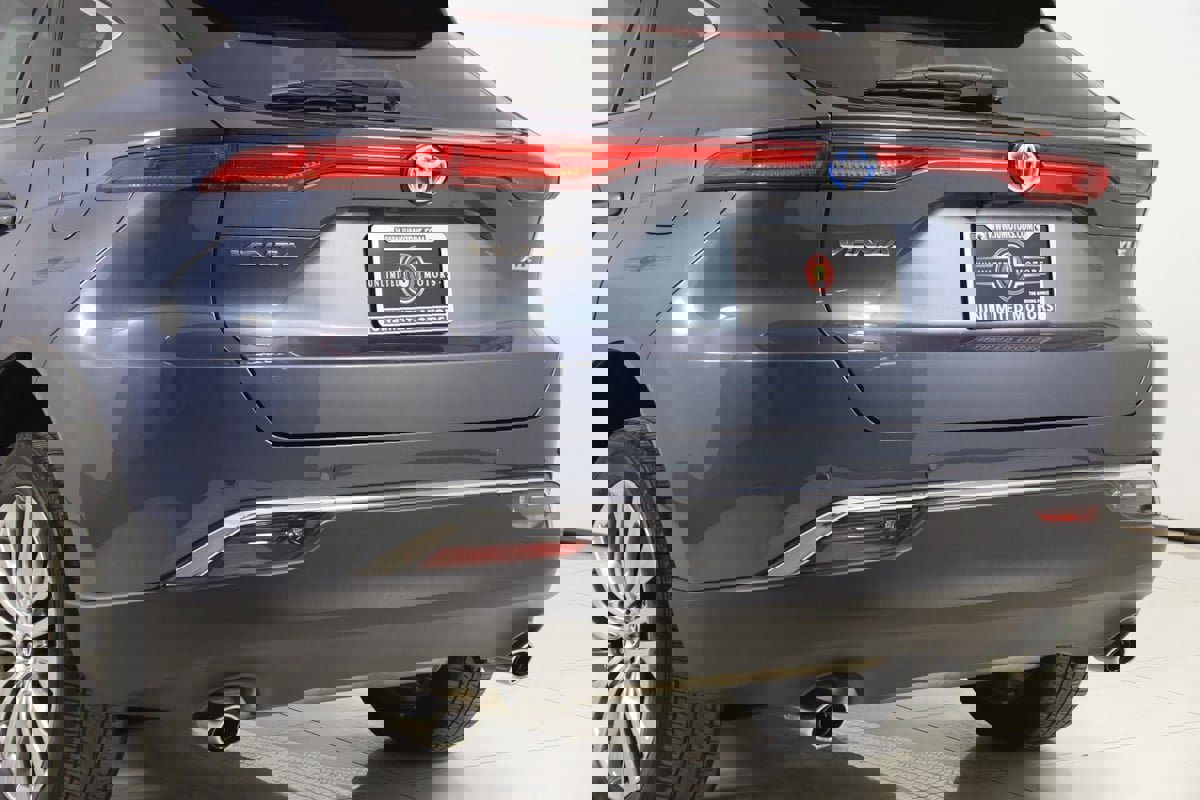 Used 2023 Toyota Venza XLE image 22